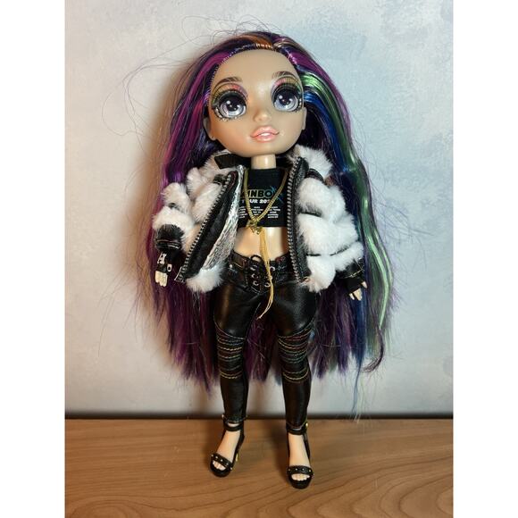 Rainbow High Rockstar Lyric Lucas Fashion Doll Original Outfit - Picture 1 of 10